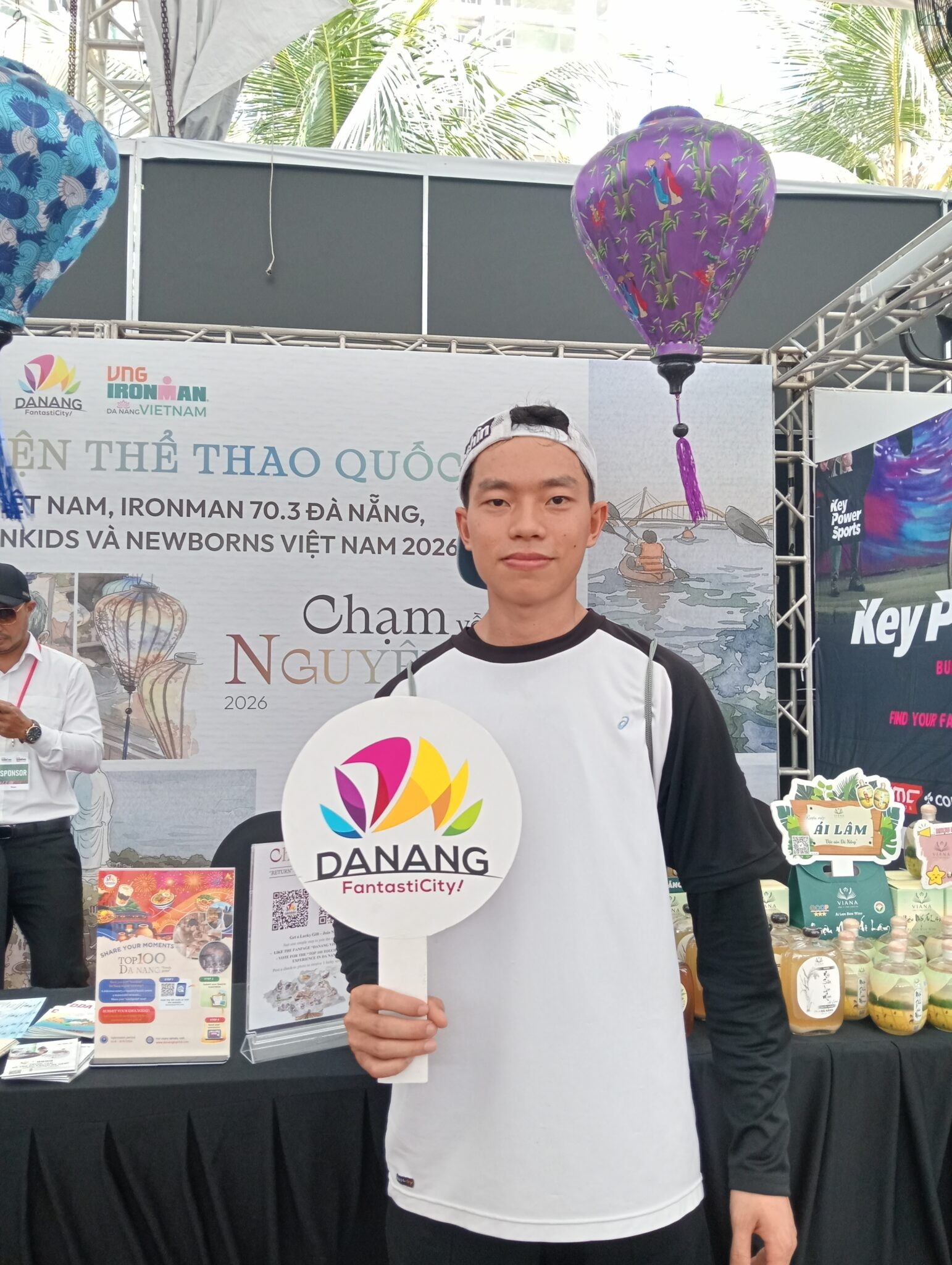 Tự tay làm đèn lồng Hội An mang về