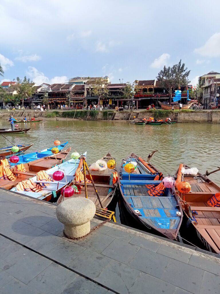 Hội An - Nơi thời gian trôi chậm
