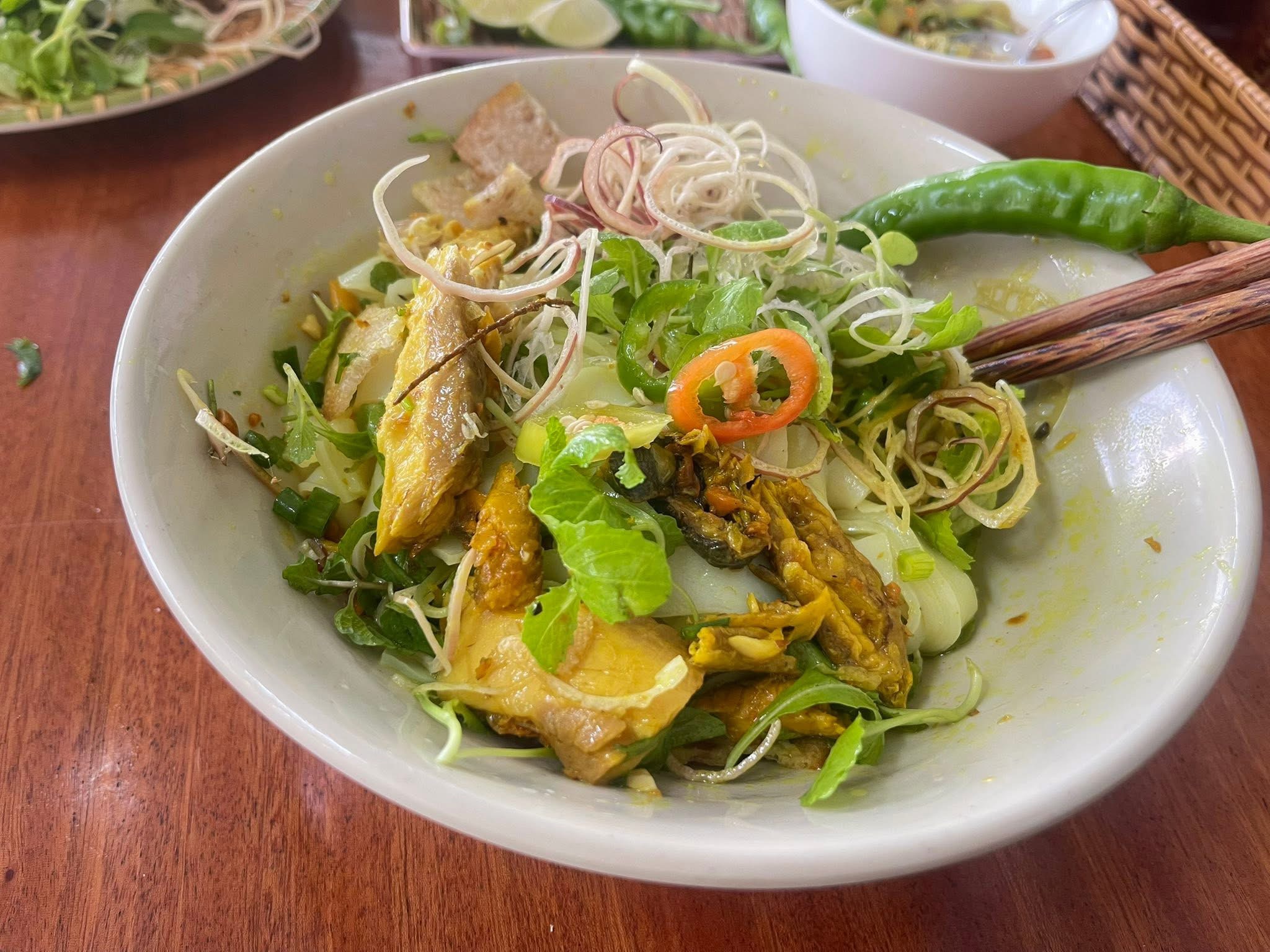 Nấu mì quảng