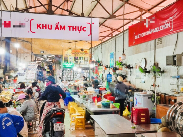 Bán hàng cùng người tiểu thương