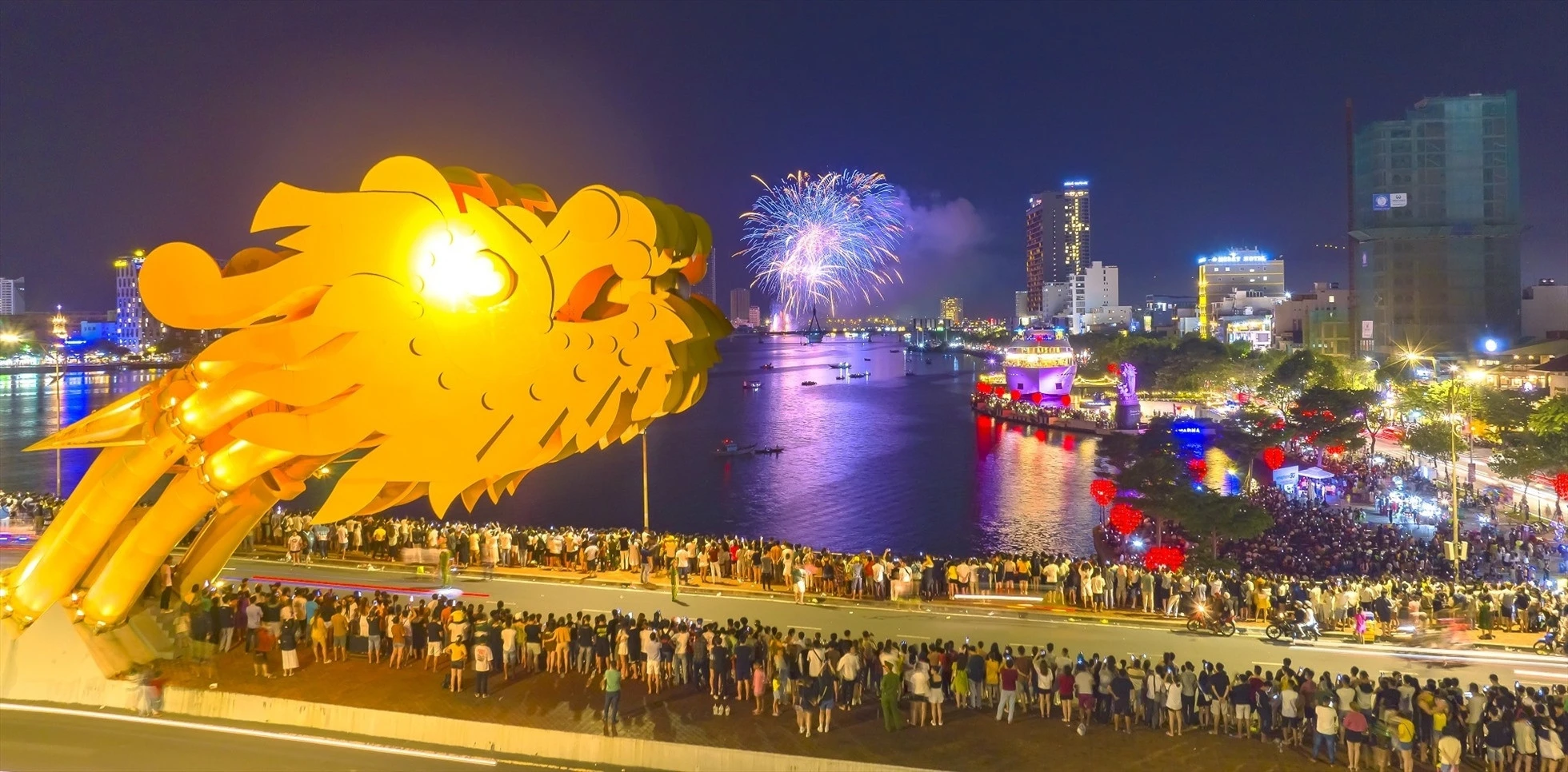 Điểm Hẹn Pháo Hoa Bên Sông Hàn