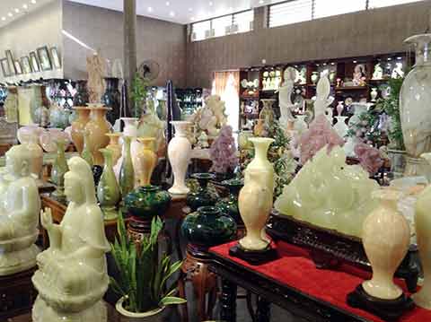 Đục đá mỹ nghệ non nước