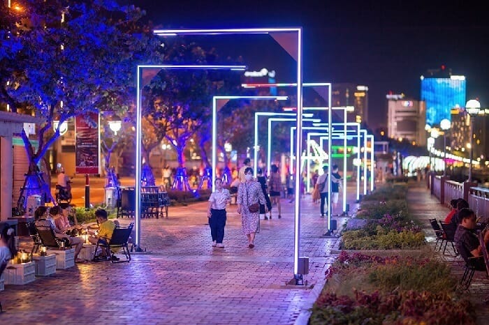 Check-in phố đi bộ Bạch Đằng