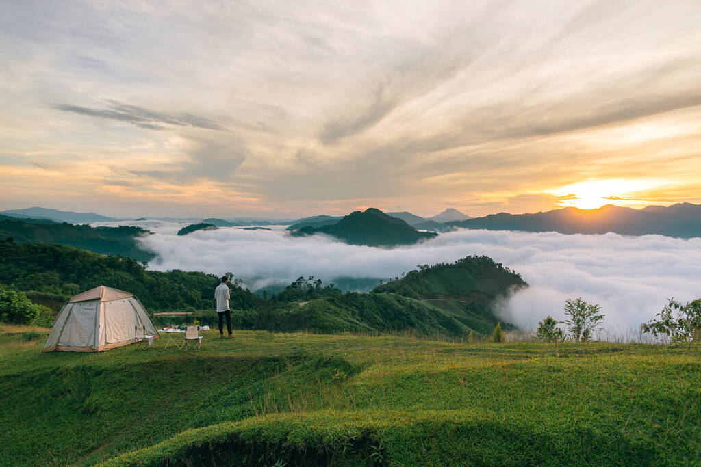 Săn mây trên đỉnh Tak Pổ
