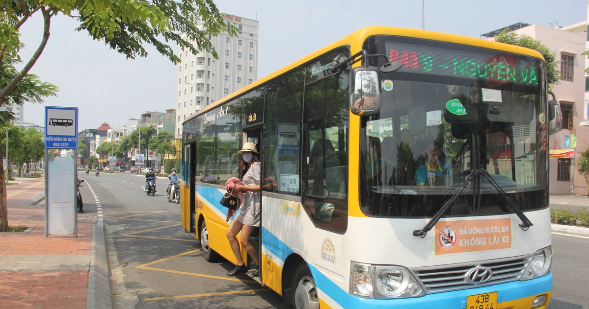 Một ngày sử dụng xe buýt công cộng để khám phá Đà Nẵng