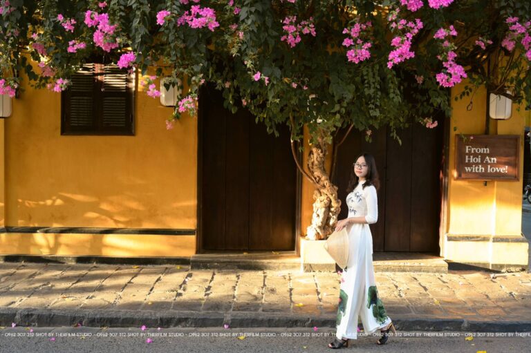 Mặc áo dài/áo bà ba chụp ảnh làng quê tại Hội An