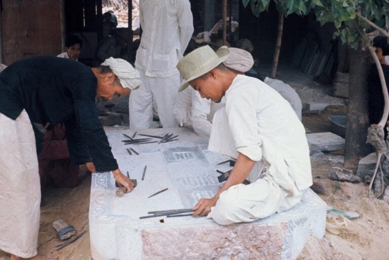Đục đá mỹ nghệ Non Nước