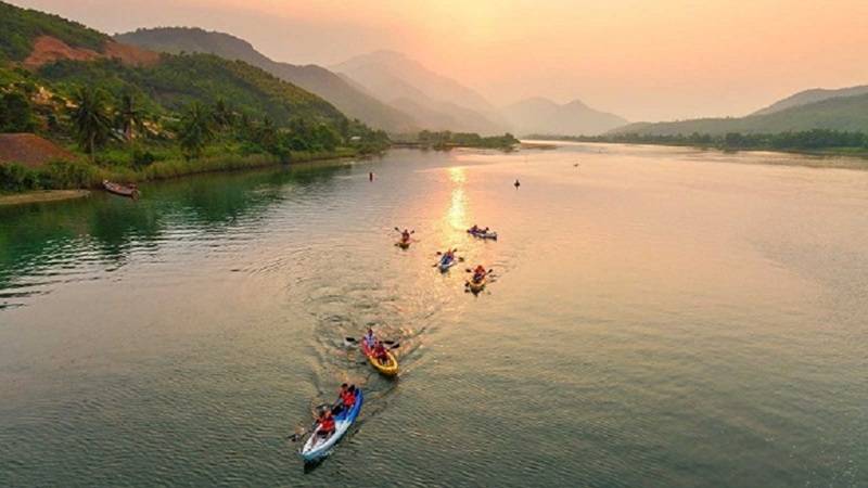 Chèo kayak khám phá sông Cu Đê và hệ sinh thái cửa sông