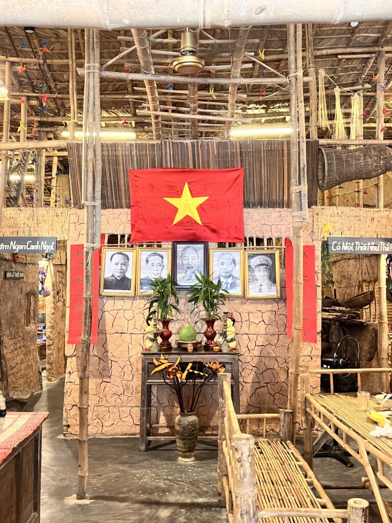 Ăn cơm Bao cấp