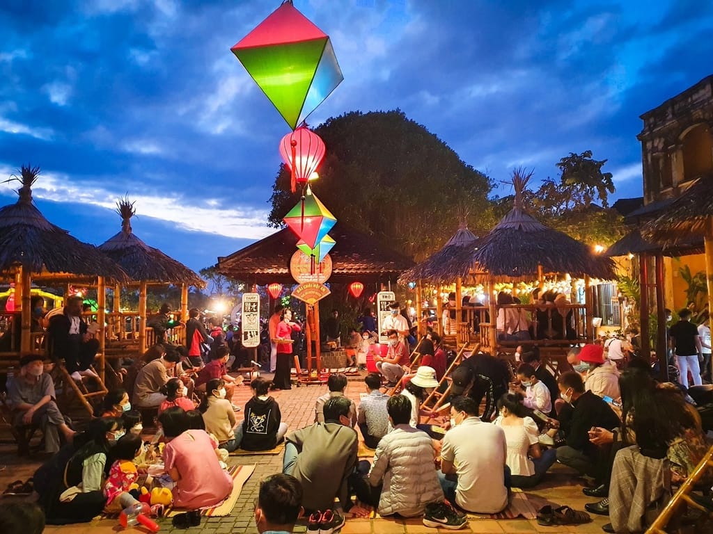 Trải nghiệm bài chòi tương tác