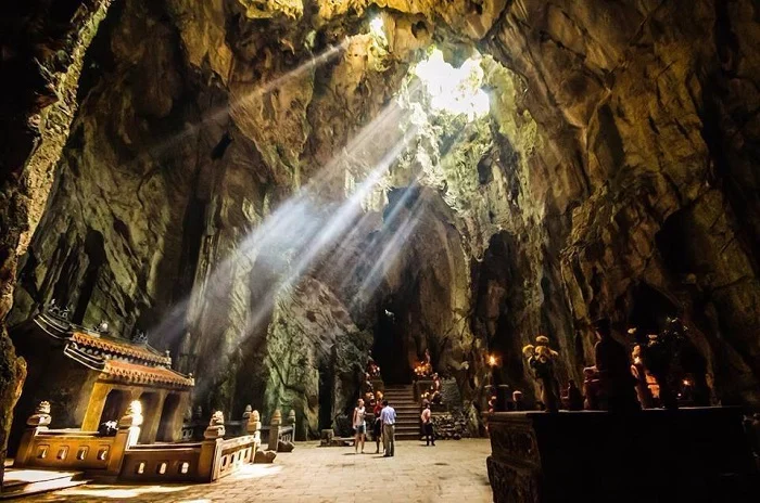 Khám phá hang động tại Ngũ Hành Sơn