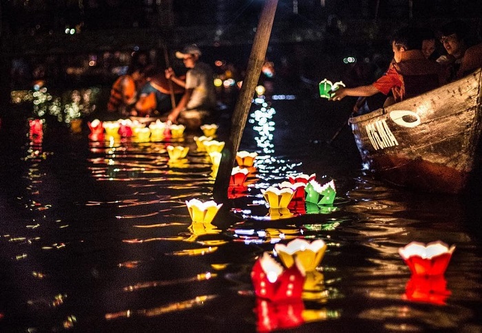 Ăn trên thuyền sông Hoài